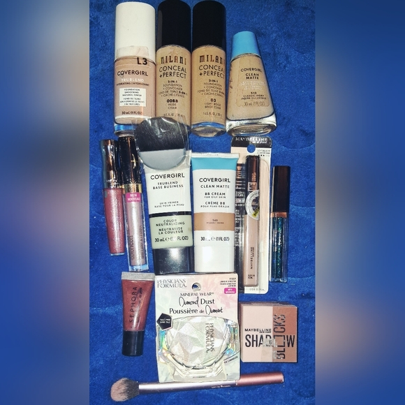 15 PIECE MAKE UP BUNDLE - Picture 1 of 5